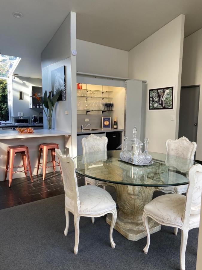Maison Blue - Chic Inner City Townhouse Napier Εξωτερικό φωτογραφία
