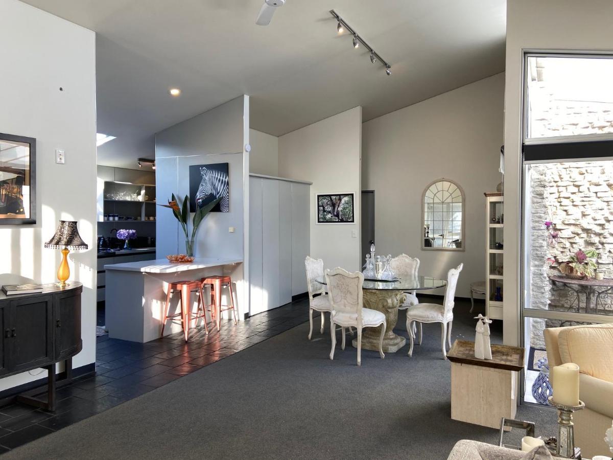 Maison Blue - Chic Inner City Townhouse Napier Εξωτερικό φωτογραφία