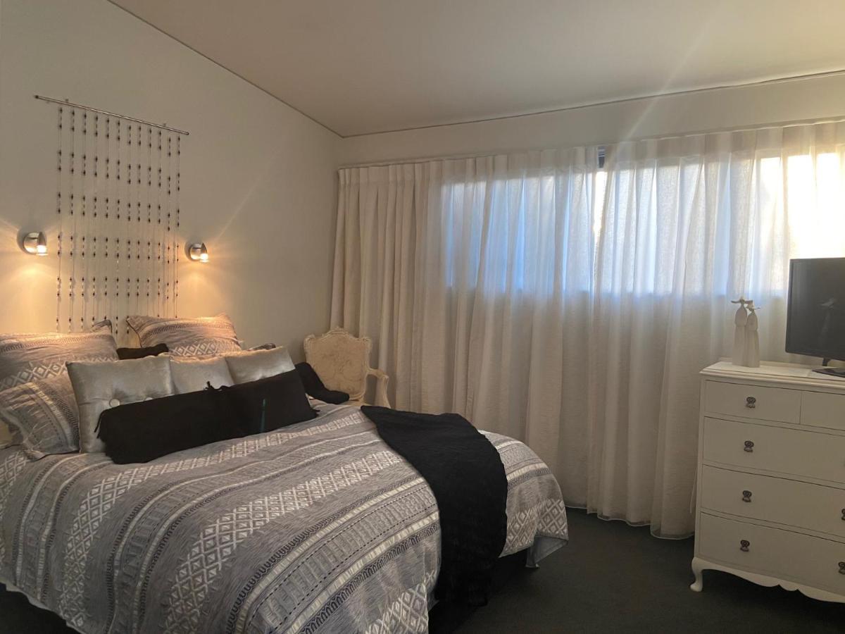 Maison Blue - Chic Inner City Townhouse Napier Εξωτερικό φωτογραφία
